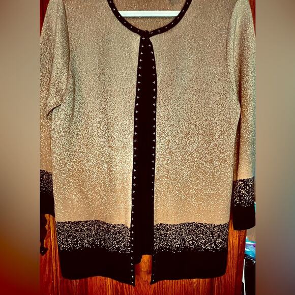 Alfred Dunner Gold Metallic and Black Sweater Set Size Small - Picture 2 of 8